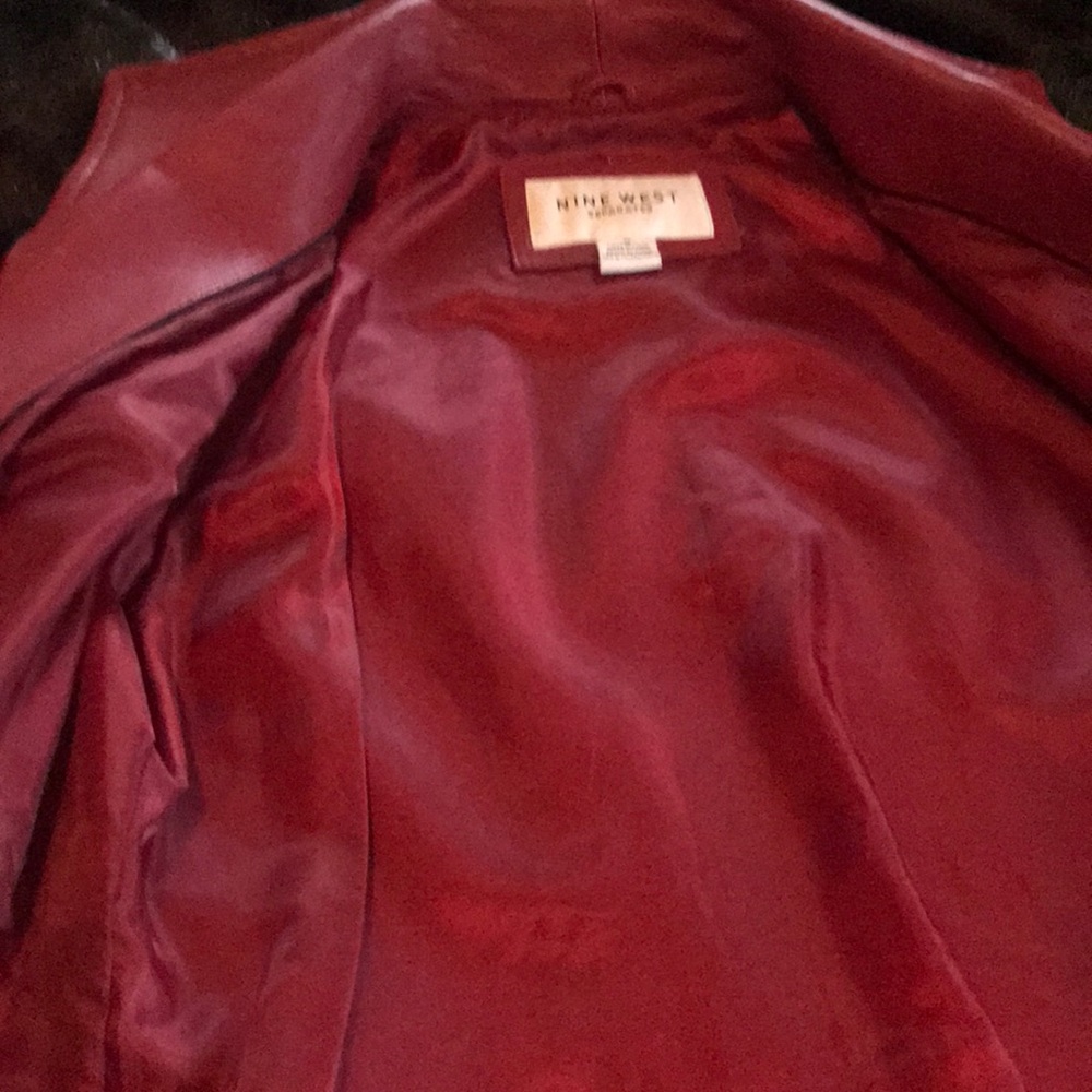Leather jacket - Picture 2 of 5